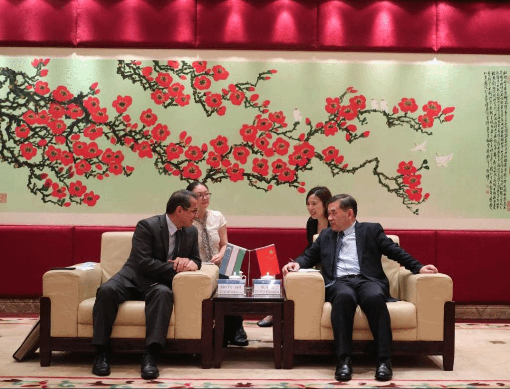 会见1.png 会见1.png