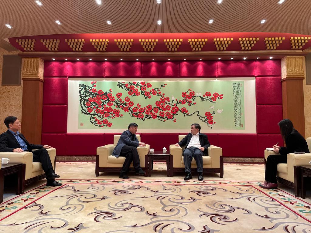 张宁来访照片.jpg 张宁来访照片.jpg