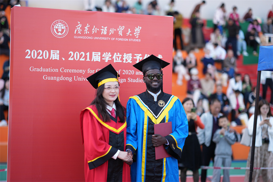 毕业典礼33.jpg 毕业典礼33.jpg